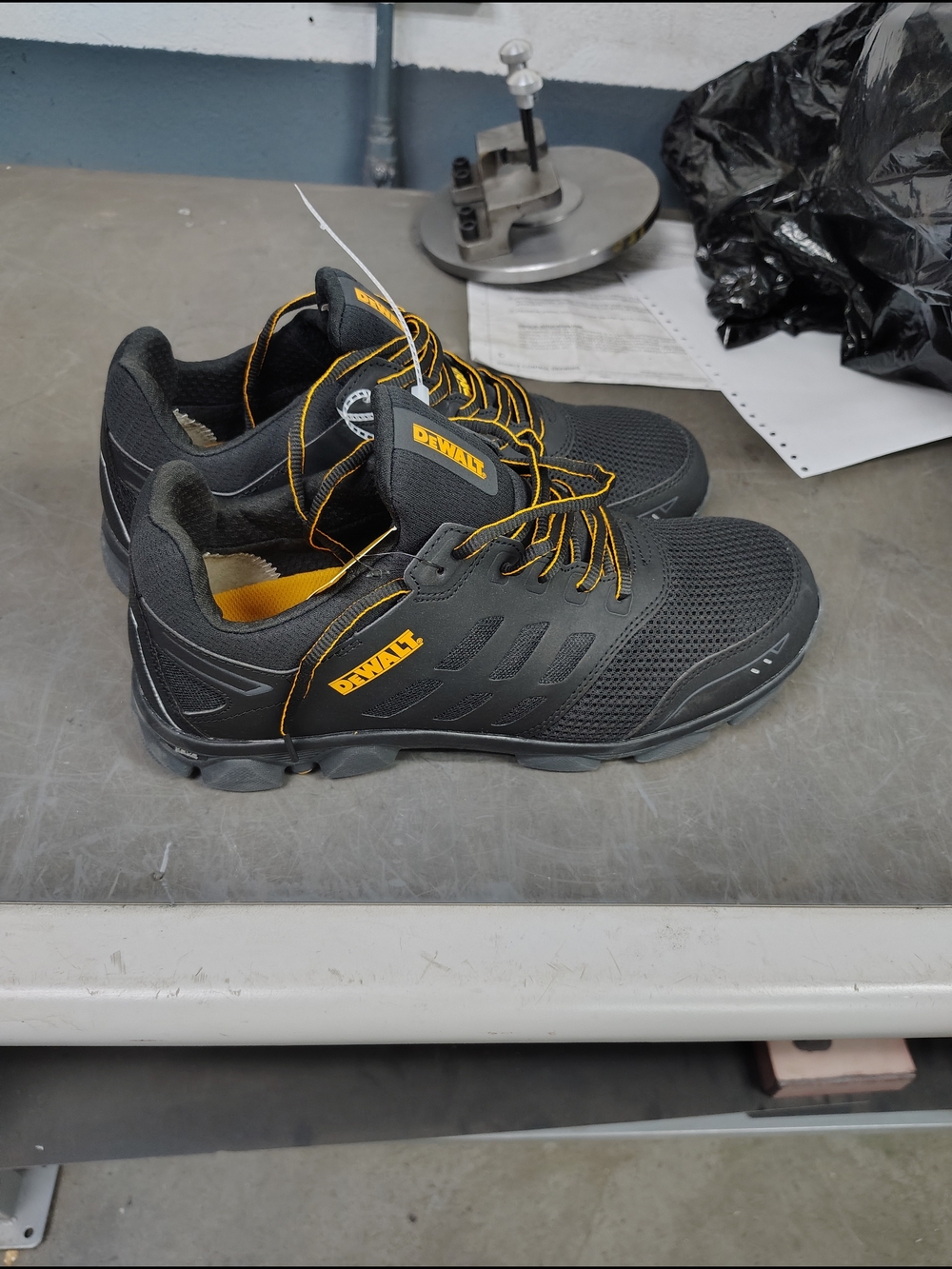 DEWALT Pro Lite Men’s Work Shoes - Black & Yellow